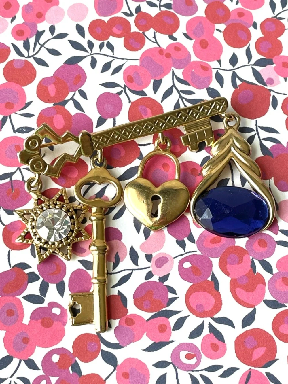Vintage goldtone skeleton key brooch w/ dangling charms heart lock Victoriana